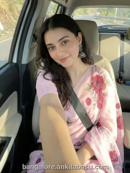 Sara photo 4