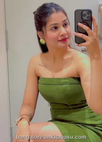 Esha photo 3