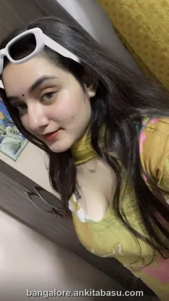 Simran photo 5