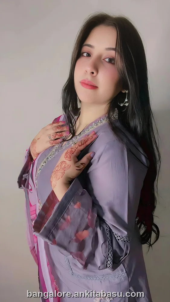 Oviya — call girl in Indiranagar, Bangalore